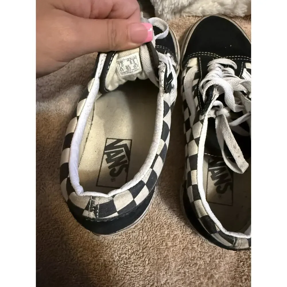 VANS Old Skool Checkerboard Black/White Low Top Lace Up Men's Sneakers